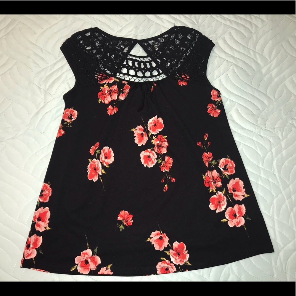 Small Maurice’s blouse.